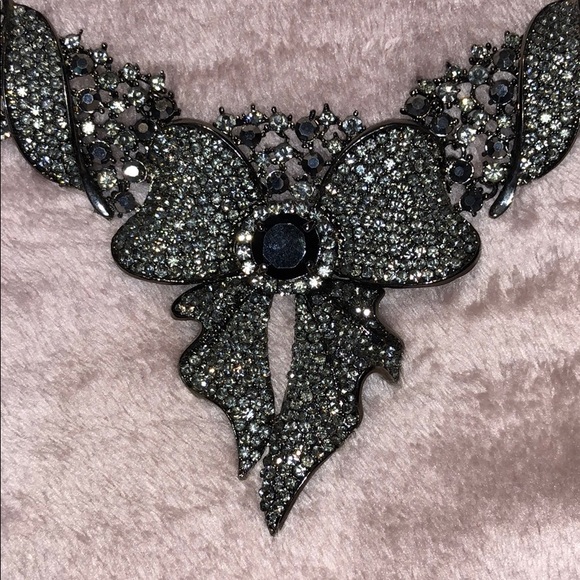 Statement Neckalce - Picture 3 of 4